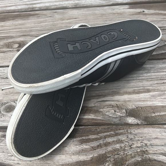 Coach - Picture 9 of 10